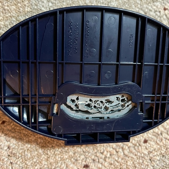 Fiskars Rare Curved Border Punch - Picture 2 of 3